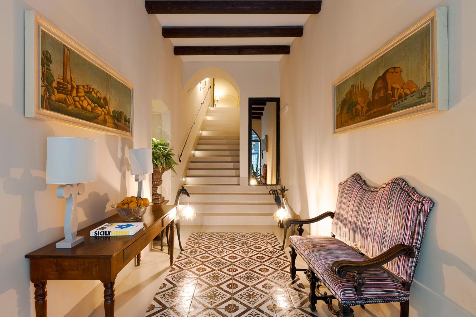 Palazzo Arone Dei Baroni Di Valentino Hotel Palermo Exterior photo